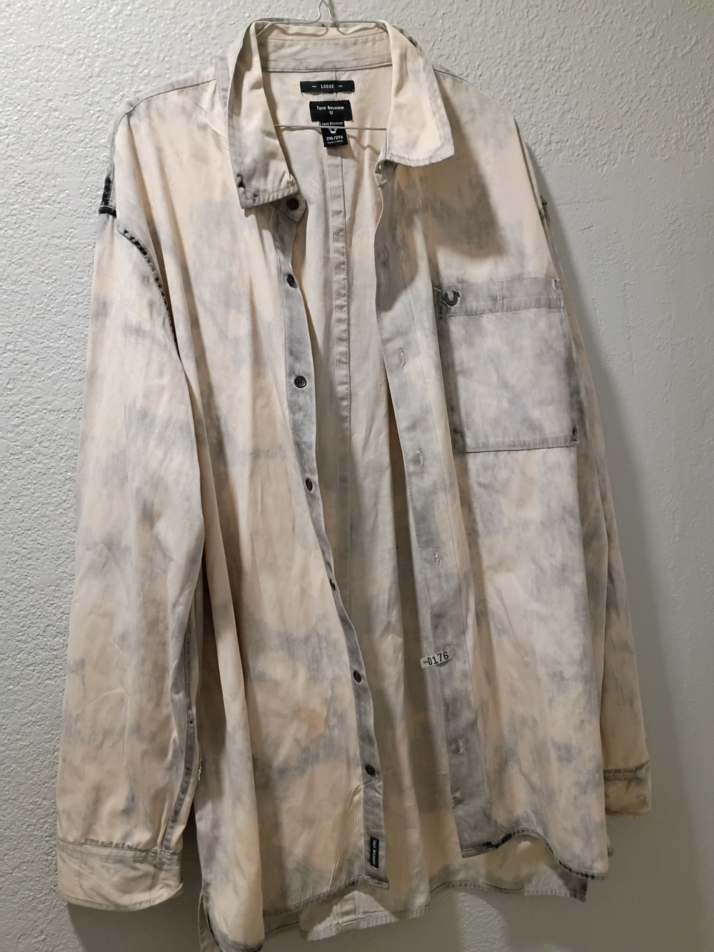 True Religion Loose Button-Up Shirt in Cream and Light Gray Wash